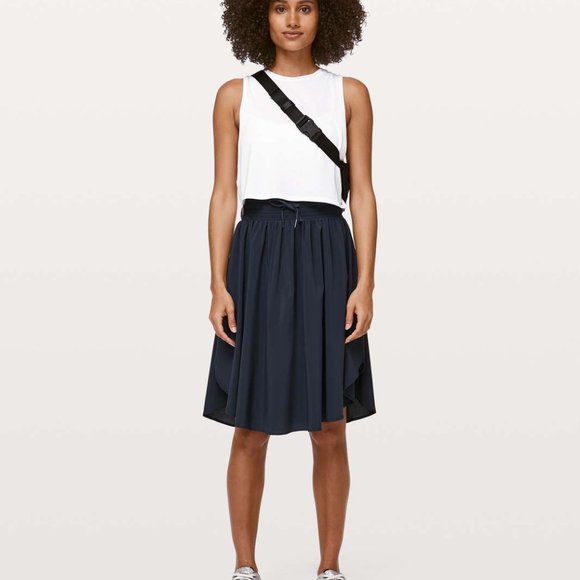 Lululemon The Everyday Skirt in true navy - Picture 1 of 11